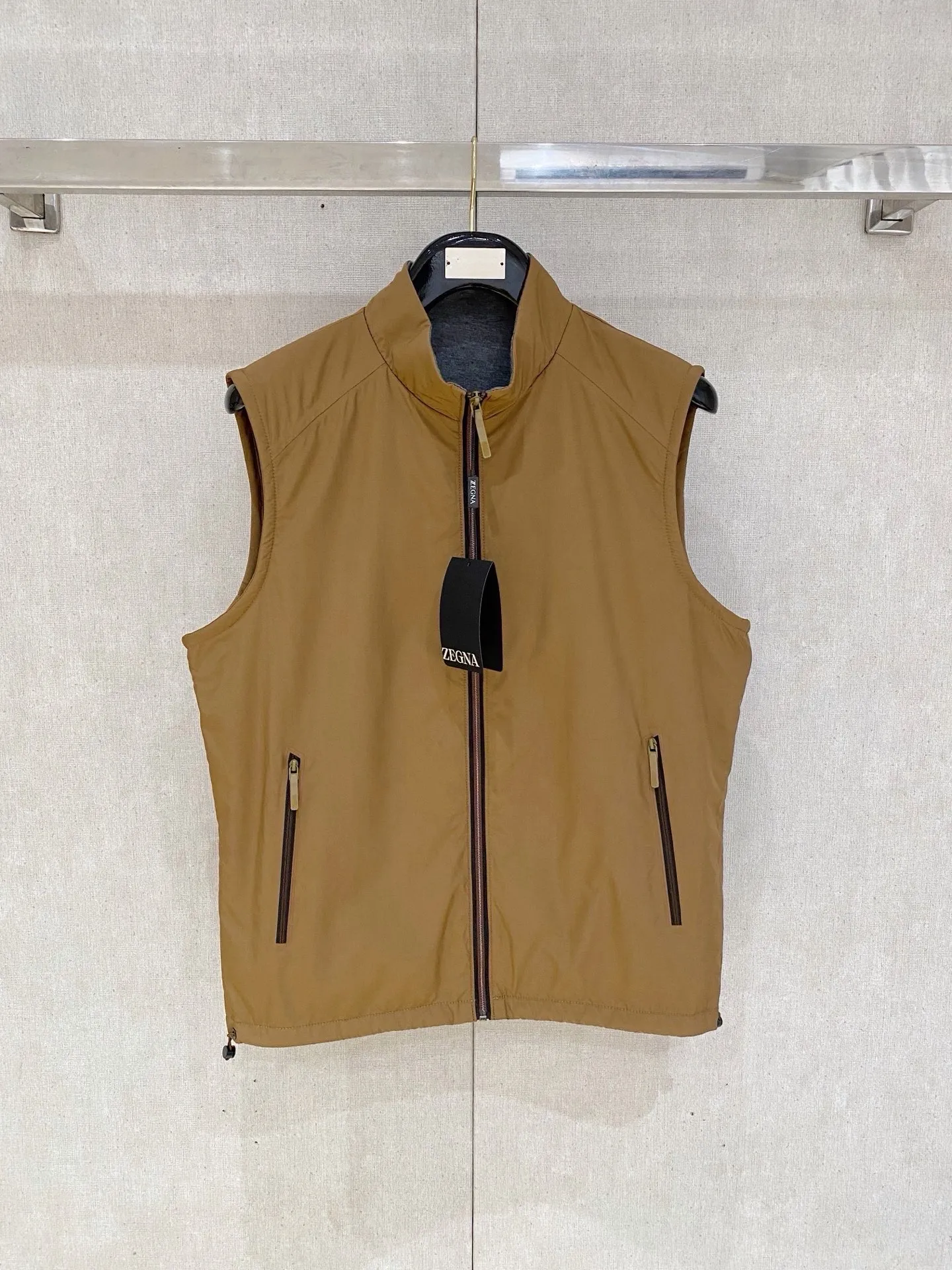 Zegna ： ， ， ， 、 ， ； ，Breathable ， ， 。 ： logo， ； ， ， ； ， ， ； ， ， 。 ： ， ， ； ， ， T 、 、 ； ， ； ， ， 。 ： 、 、 ， ， Versatile 。 ：Cream White、 、Navy Blue 、Black Sizes：M-4XL